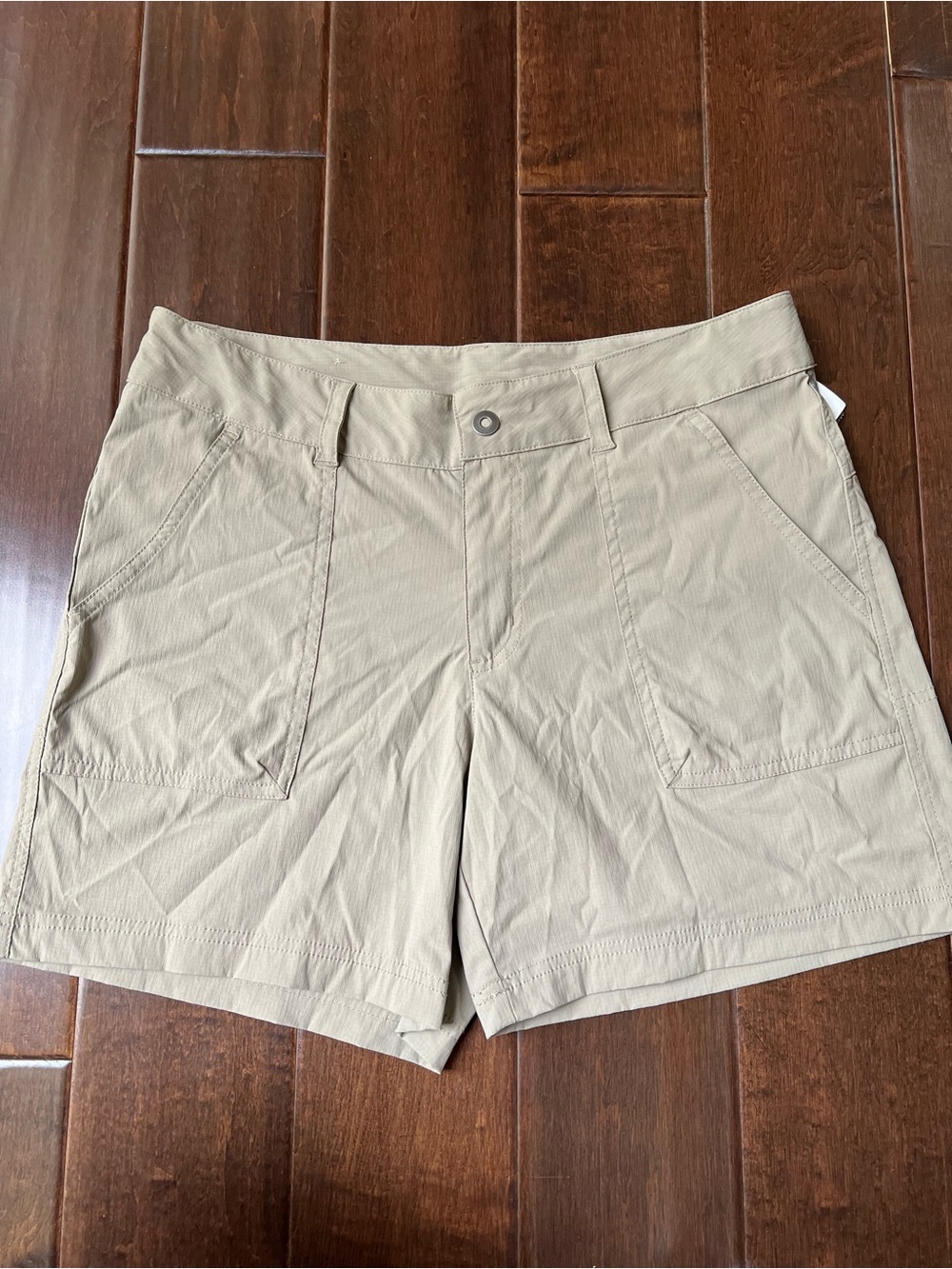 Women’s Cargo Shorts in Light Khaki - Lightweight Everyday Wear